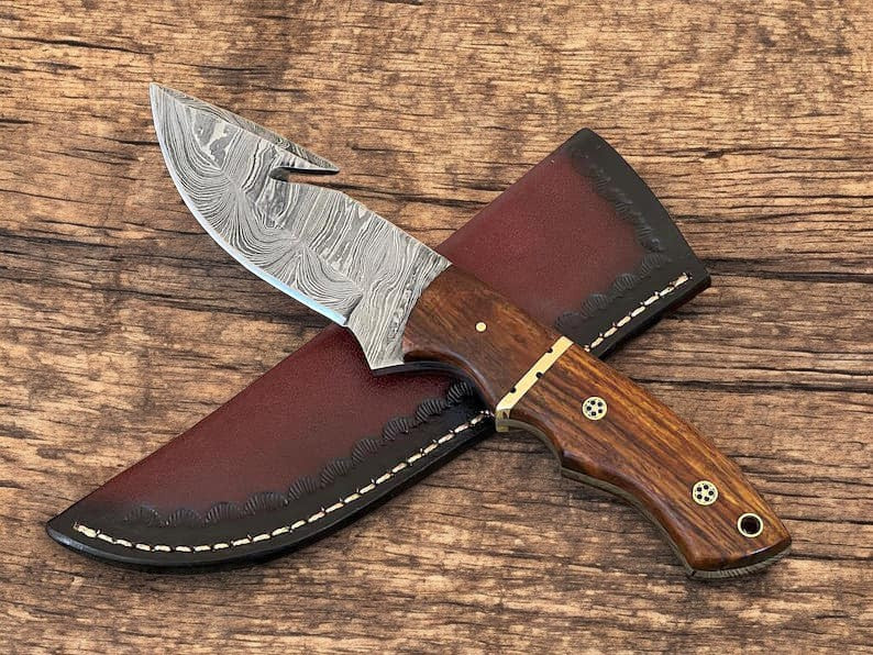 gut hook hunting knife