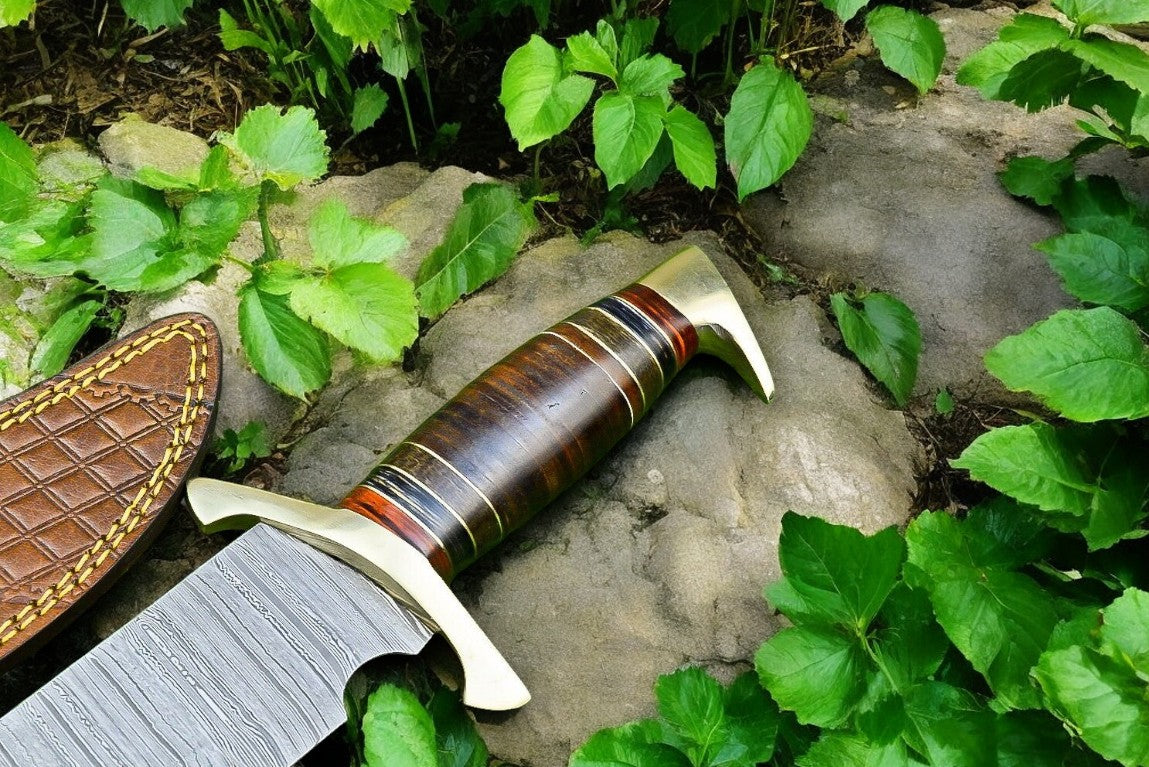 Rosewood handle with brass guard on the High-Quality Bowie Knife