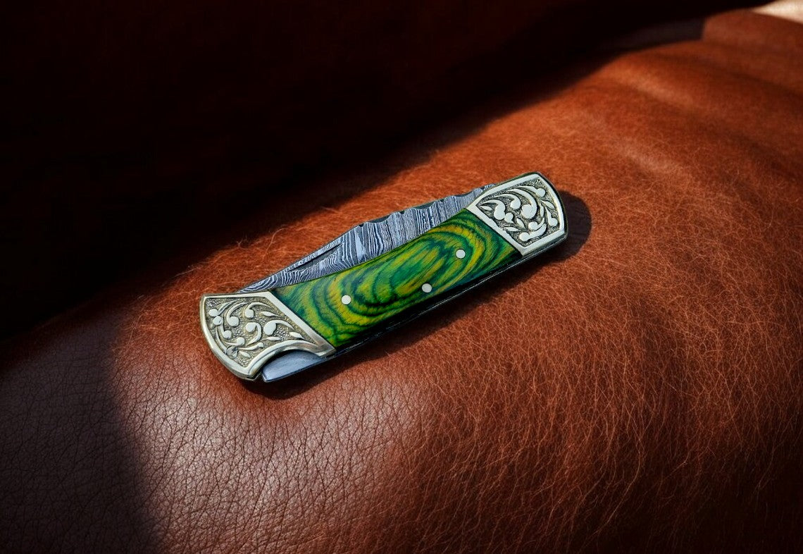 "3-inch blade foldable knife with back lock mechanism"