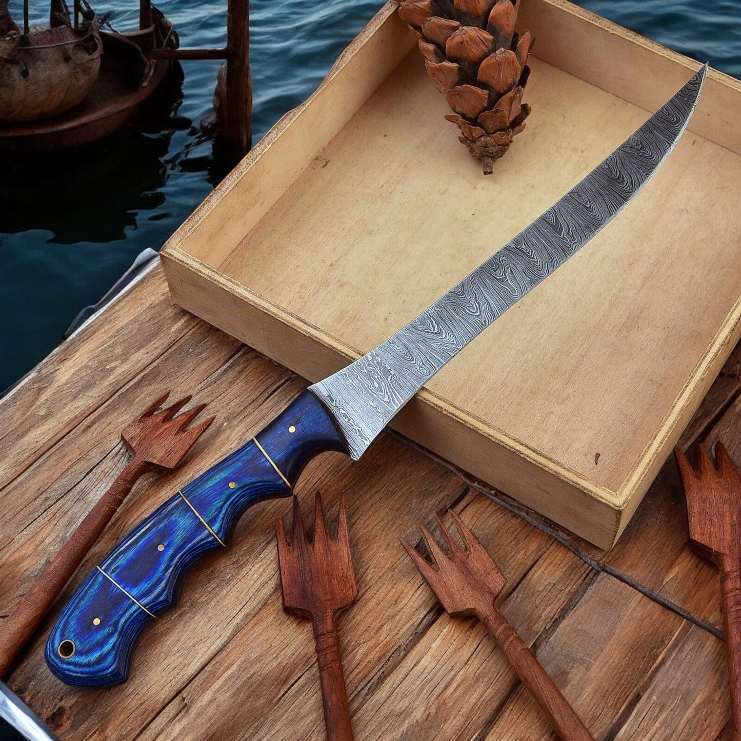 Damascus Steel Fillet Knife with 7-inch Blade and Exotic Wood Handle