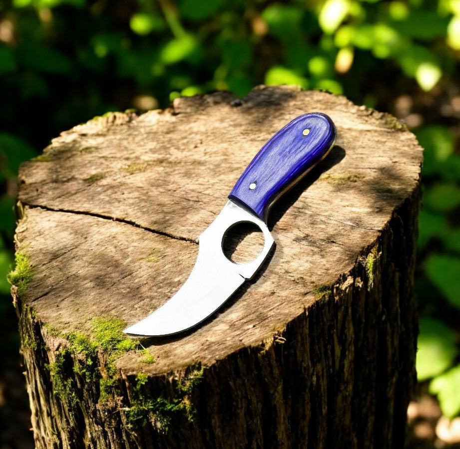 custom skinning knife.