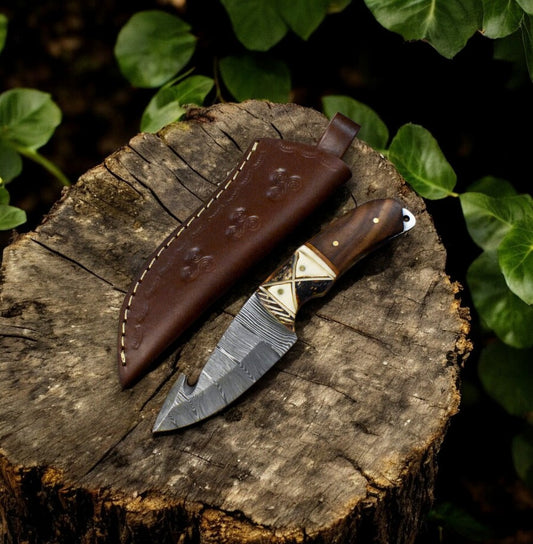 Damascus skinning knife