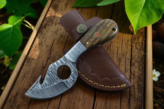 deer skinning knife with gut hook