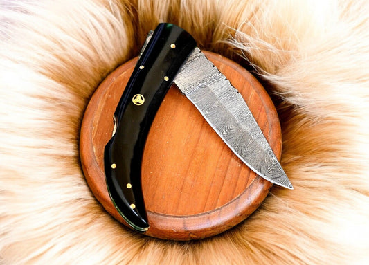 folding knife