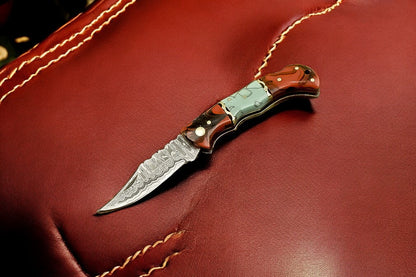 Elegant and functional pocket knife with 3-inch blade, ready for use
