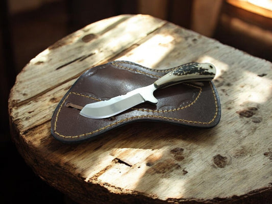 knife in belt