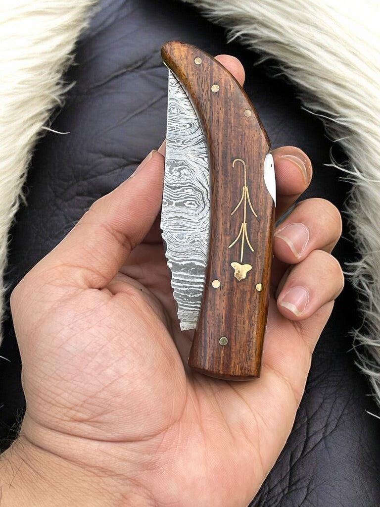 Foldable Knife with 3-Inch Damascus Steel Blade
