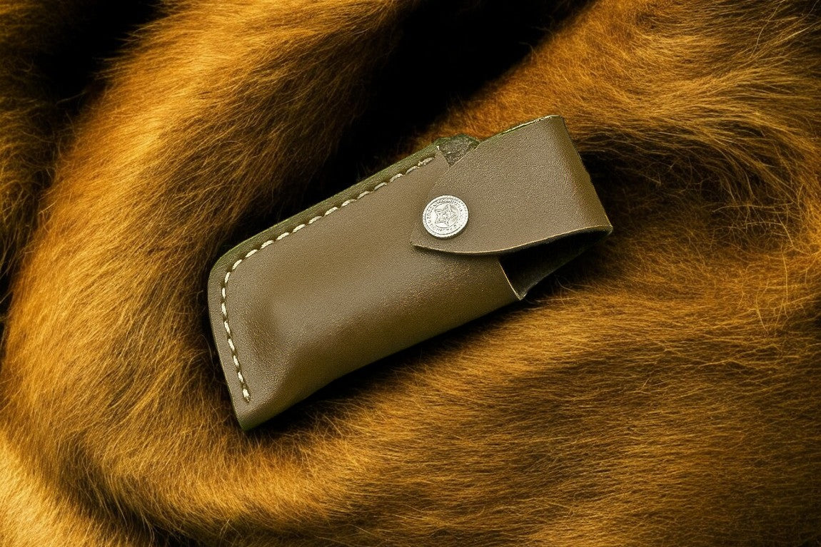 "Leather case for 3 inches pocket knife, with custom fit."
