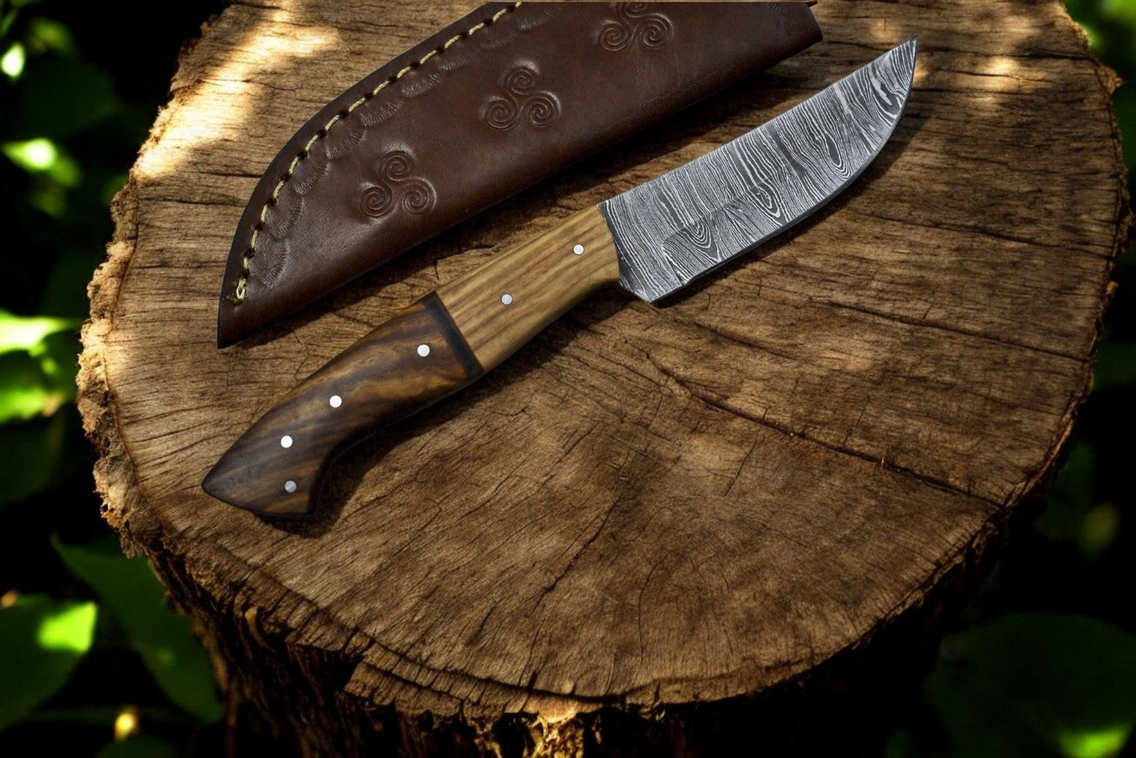  Damascus steel skinning knife