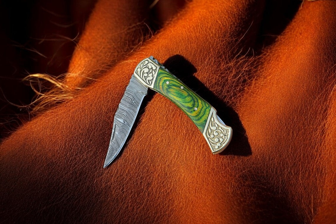  Damascus steel foldable knife