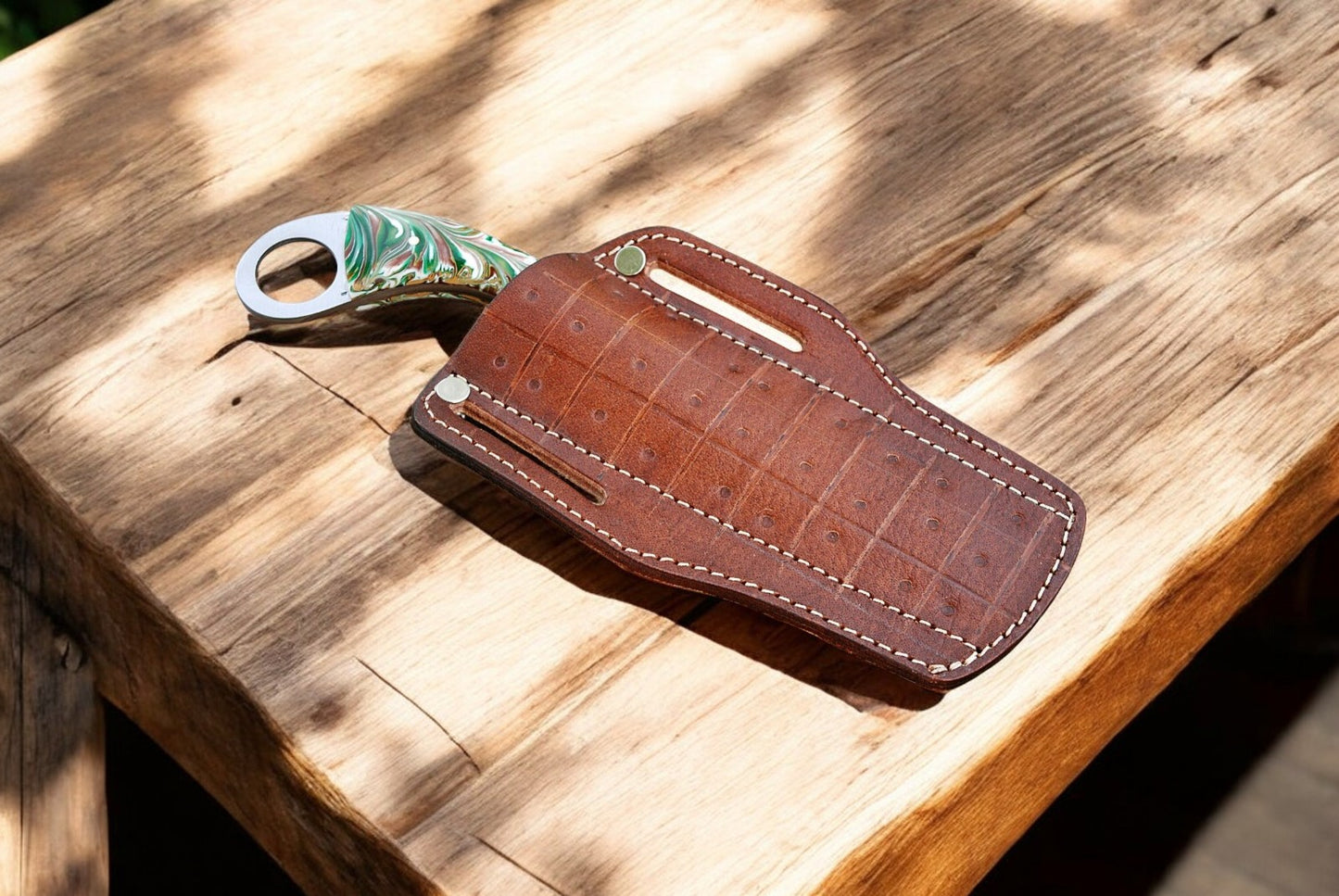 knife in belt