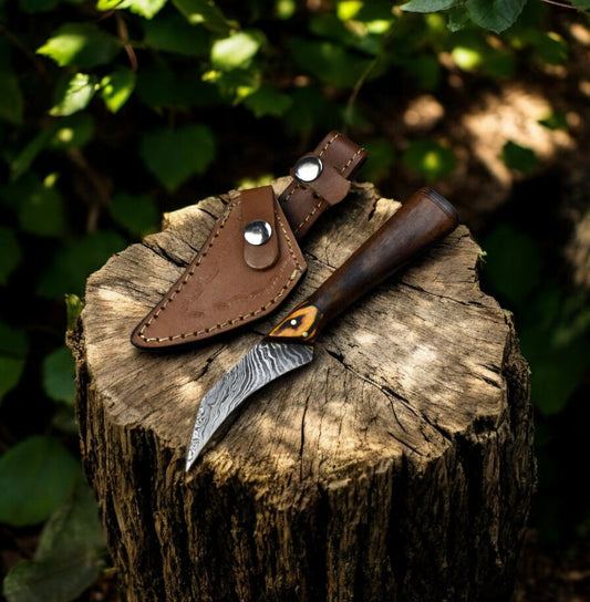  skinning knife 
